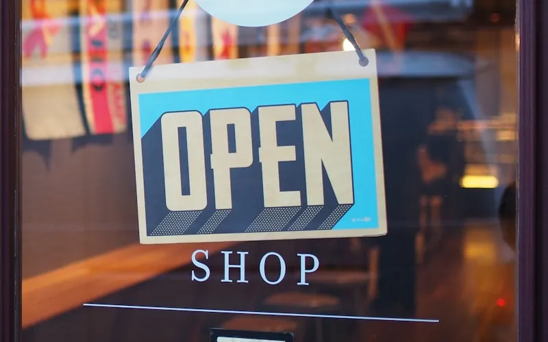Online shop layout and checkout process